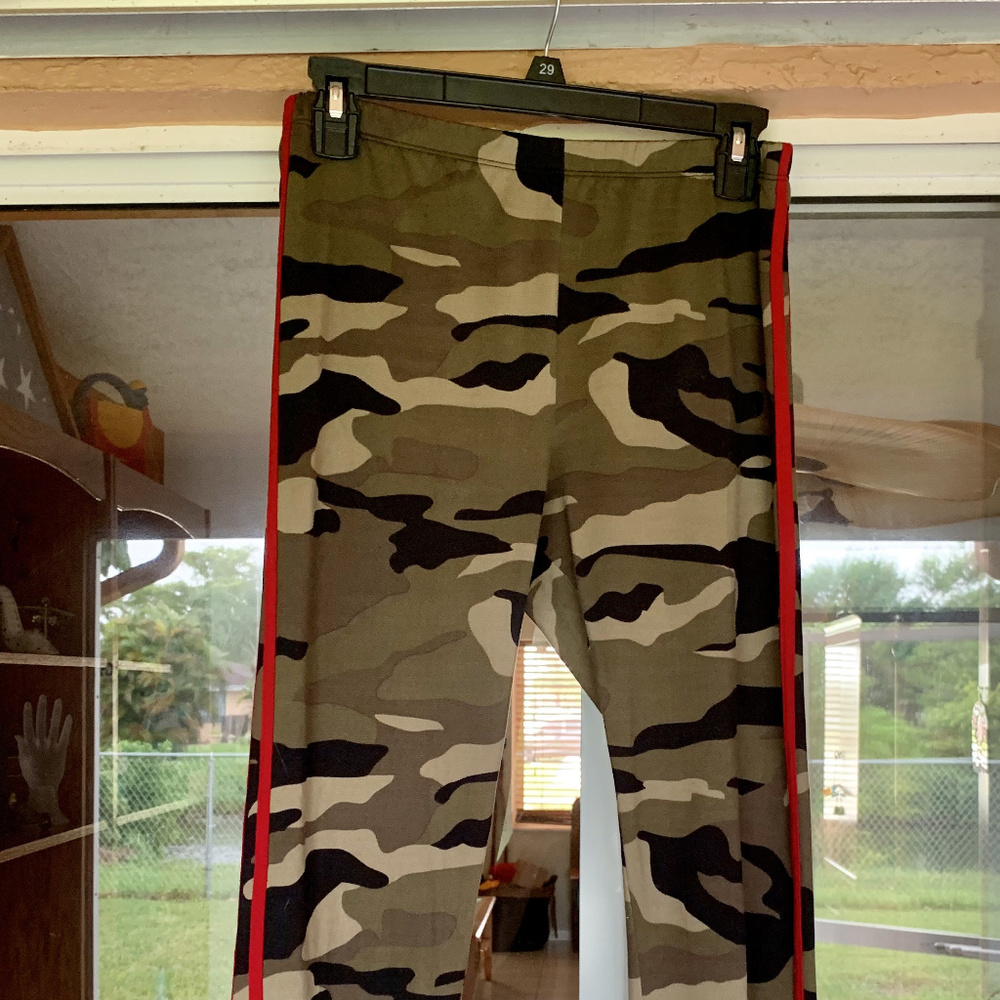 Camouflage leggings by eye candy Size M  N…